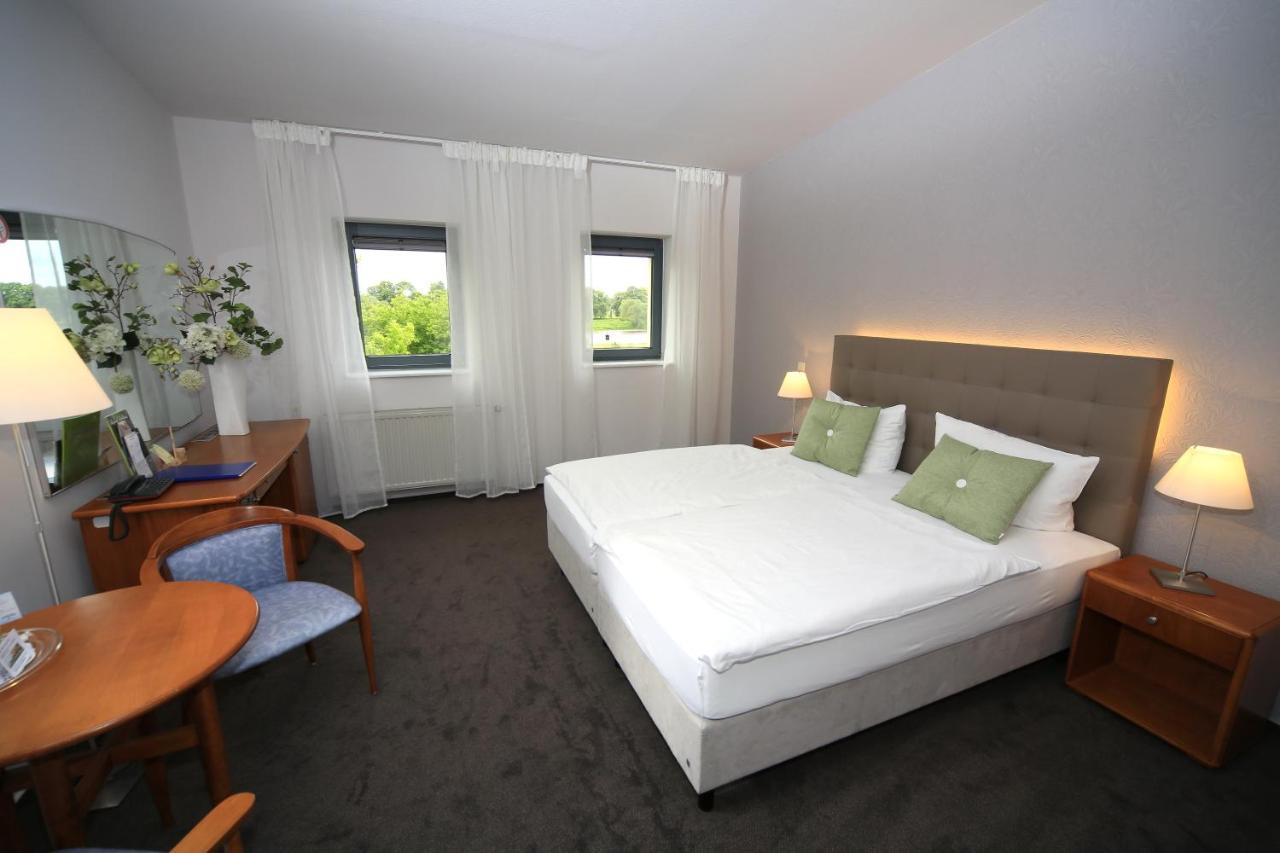 Hotel Moritz An Der Elbe Zeithain Екстер'єр фото