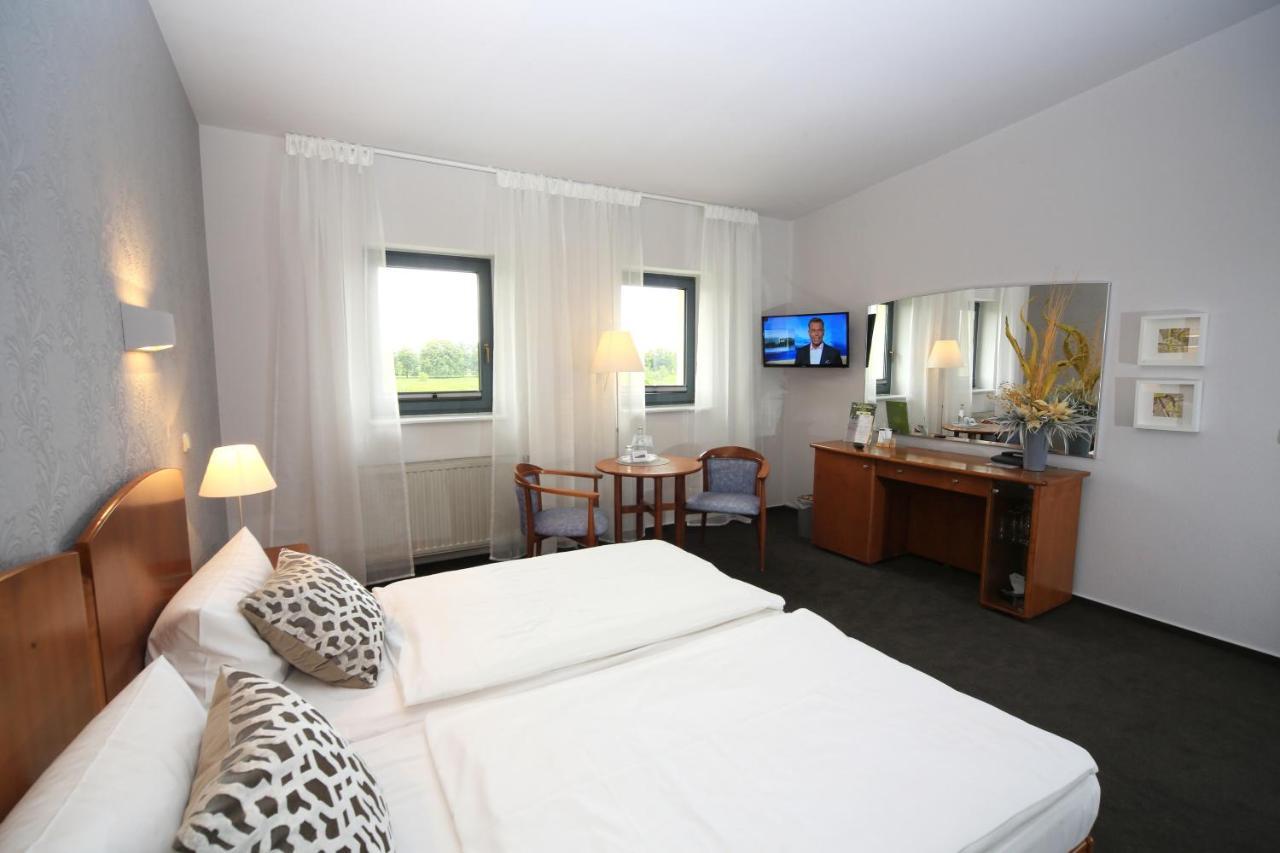 Hotel Moritz An Der Elbe Zeithain Екстер'єр фото